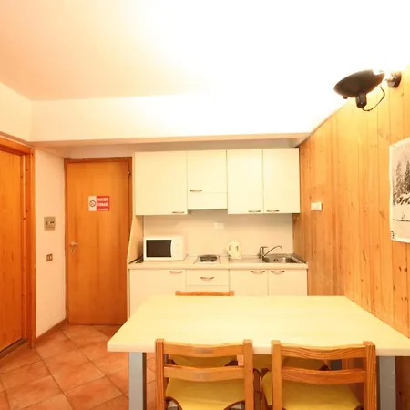 Sole Alto Appartamenti Montana Mezzana  Extérieur photo