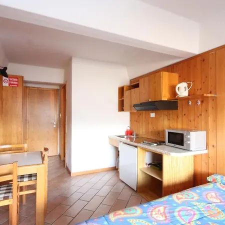 Sole Alto Appartamenti Montana Mezzana  Extérieur photo